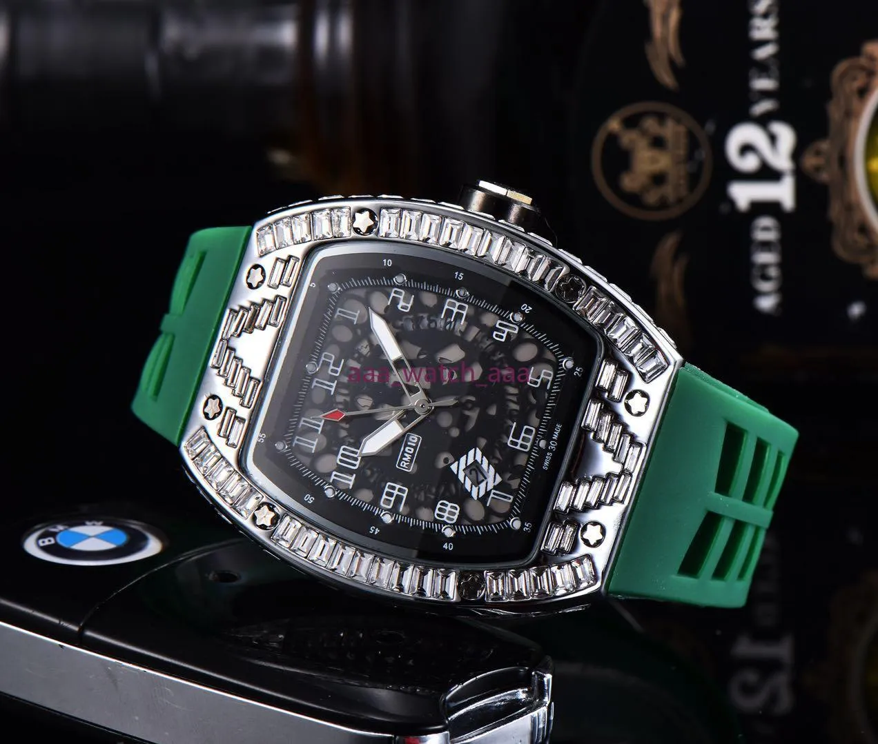 Skull Sport Diamond Men kobiety Watch Fashion Dial Inkrustowane ćwiczenie kwarcowe zegarki 210C