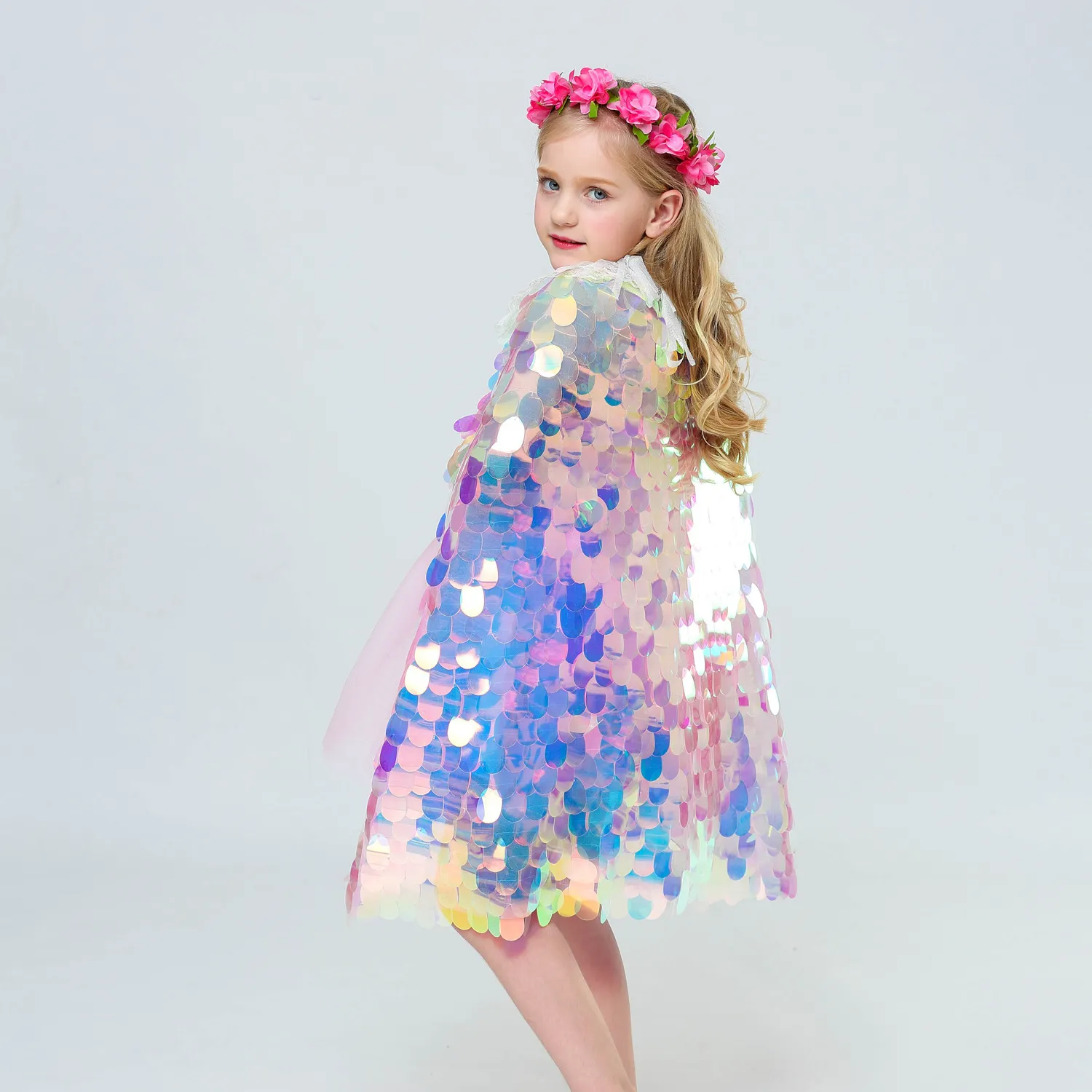 Fashion Girls Sequin Capes Cloak Rainbow Fish Scale Cape for Children Christmas Halloween Cosplay Little Memaid Princess Costume LJ200828