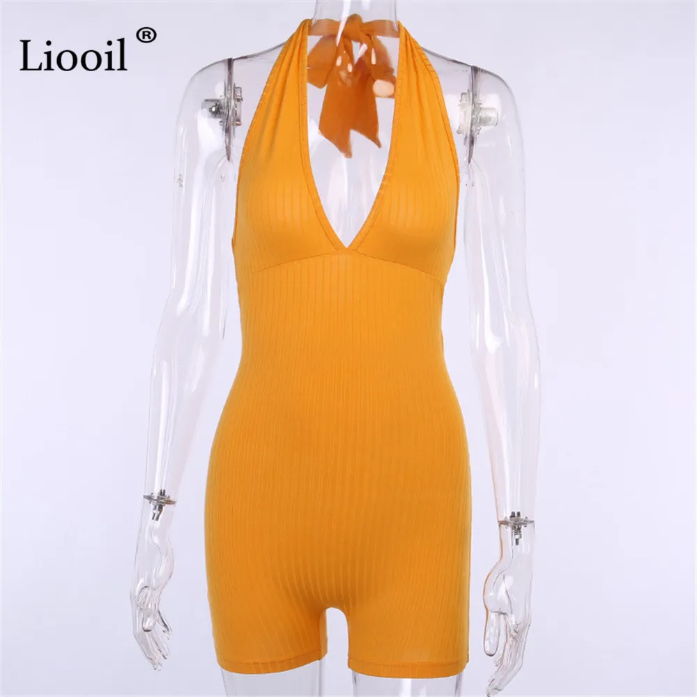 Liooil Orange Sexy Backless Playsuits Mujeres Halter Sumpsuits 2020 Sin mangas Velaje en V Cuello Club de fiesta Ramperistas Bodycon Mono Shorts T200704