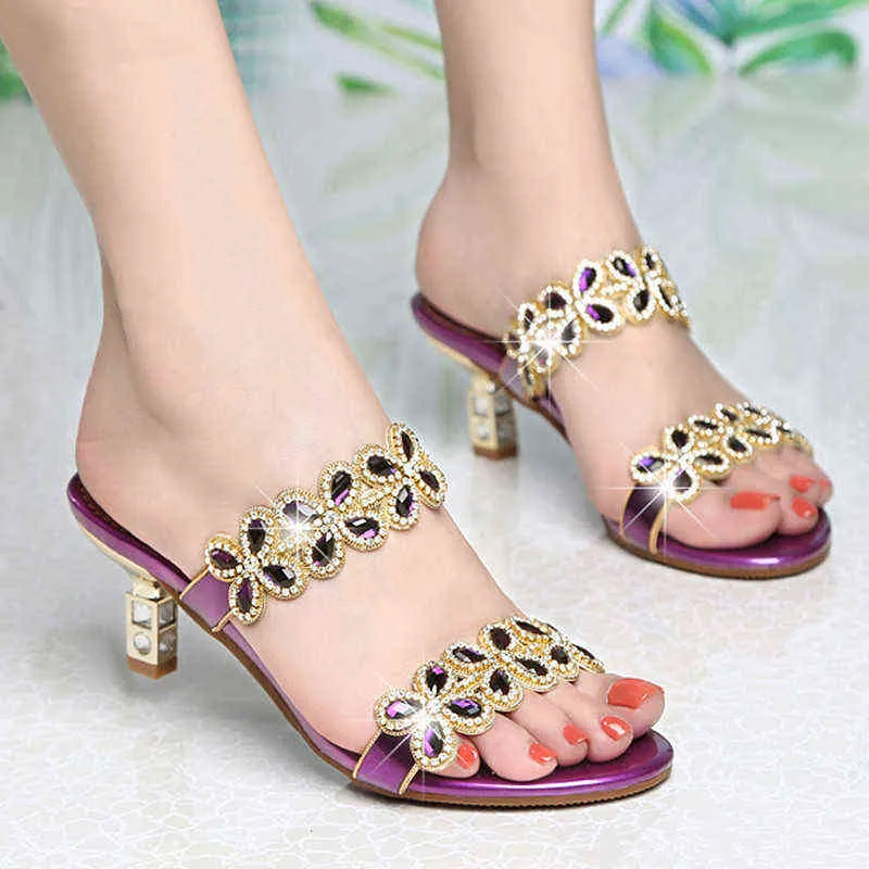 Sandels Wuyazqi Fahion Sandal Sandal Femmes Rhinétone Banquet De Mariage Slinfer Nouveau Moyen Heel Crytal Sexy Heel High Heel Q8 220303