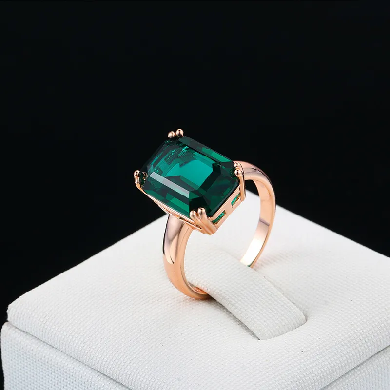 Naturalne szmaragdowe pierścionki cyrkon Diamentowe pierścionki dla kobiet Pierścionki zaręczynowe z zielonym pierścieniem kamienia szlachetnego 14K Rose Gold Fine Biżuteria Y295Z