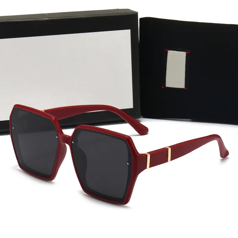 Óculos de sol designers Original óculos de praia Tons ao ar livre PC Moda Moda Classic Lady Mirrors For Mulher and Men Glasses Prote238z