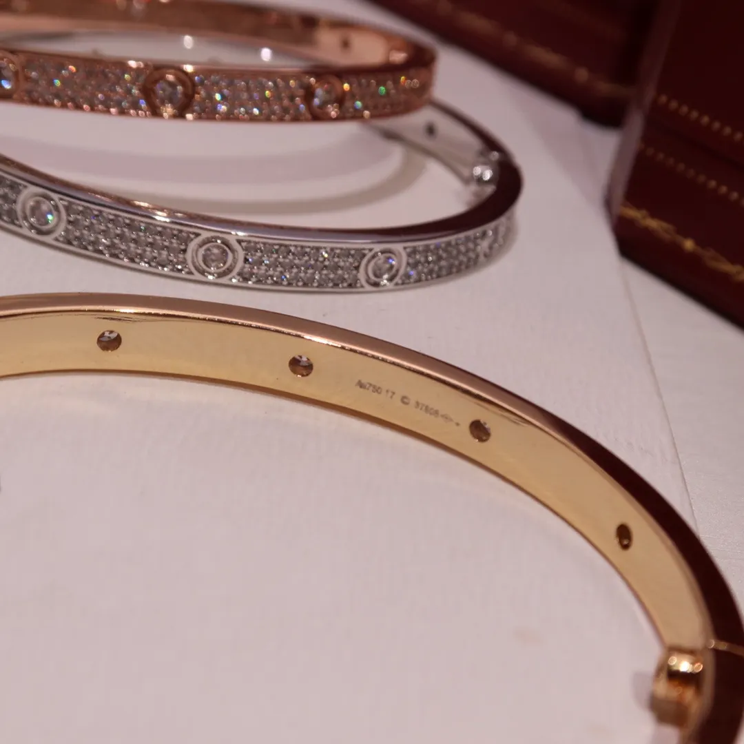 Bracelet en diamants LOVE Au 750 en laiton plaqué or 18 carats ne se décolore jamais, réplique officielle de bijoux, marque de luxe de qualité supérieure, bracelets de couple cla277q
