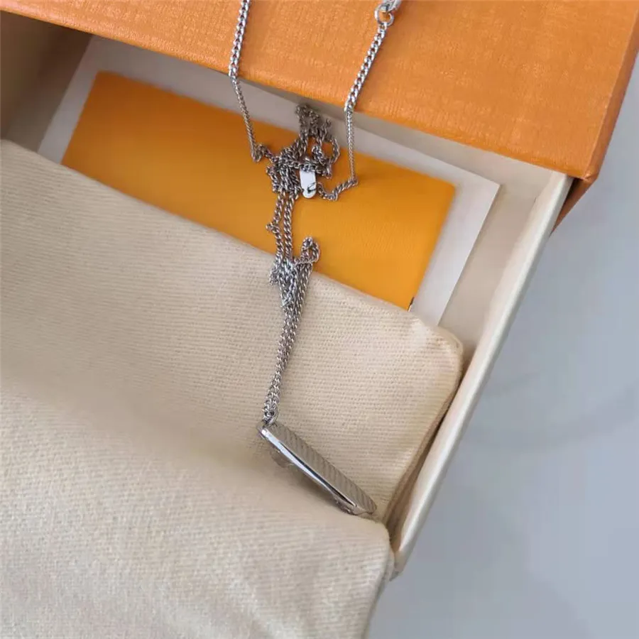 Bijoux de mode Colliers pendentifs en alliage en acier inoxydable Bangles Pulseiras Colliers en acier inoxydable pour homme Gift avec Box290m