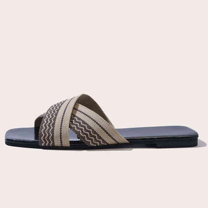 Chinelos Cross Stripe Strip Fashion Fashion Plat Soft Sole Sole Cosy Deslizante Sandálias Ao Ar Livre Beach Sexy Light Light Novo Verão 220304