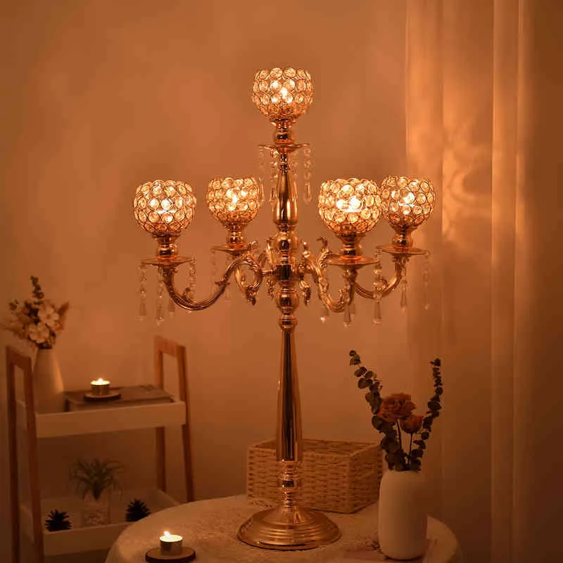 5 Ramion Metal Candelabra Home Holiday Dekoracja stołowa Centrum Kryształowe Świece na przyjęcie weselne Świeclestick 220208273h