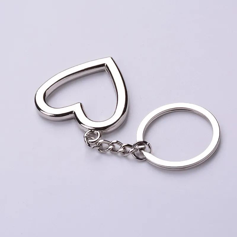 Hj￤rtformade nyckelringar Metal Keychain Pendant Romantisk par Key Ring Key Chain Fashion Accessories