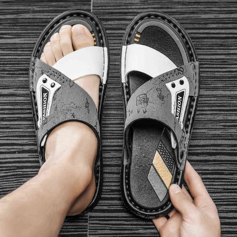 Sandali Nuovi sandali estivi pantofole da uomo alla moda scarpe da spiaggia casual di grandi dimensioni capispalla piedi resistenti al sudore e non puzzolenti 220302