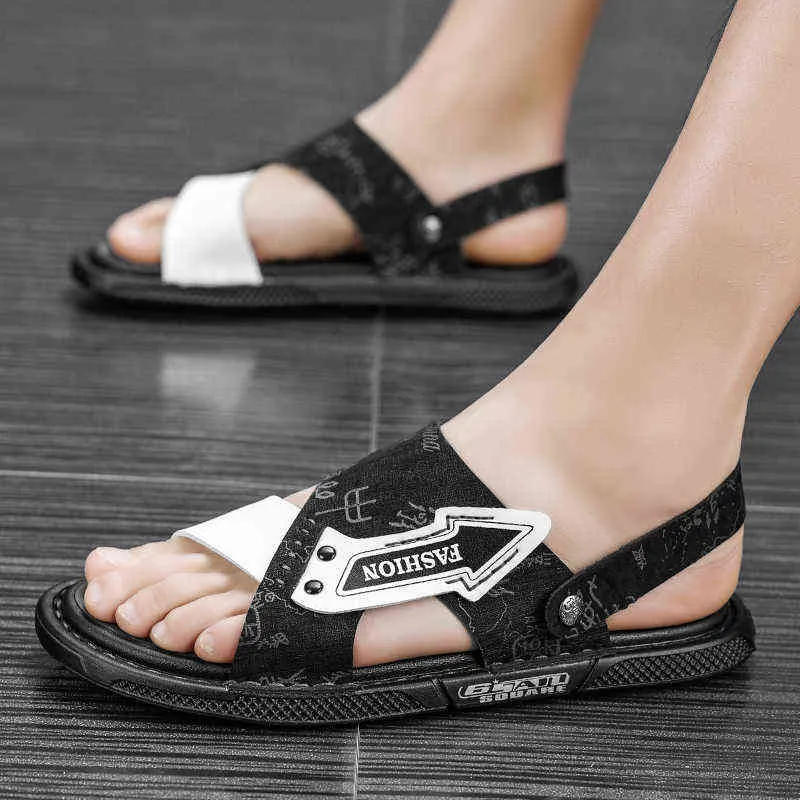 Sandali Nuovi sandali estivi pantofole da uomo alla moda scarpe da spiaggia casual di grandi dimensioni capispalla piedi resistenti al sudore e non puzzolenti 220302