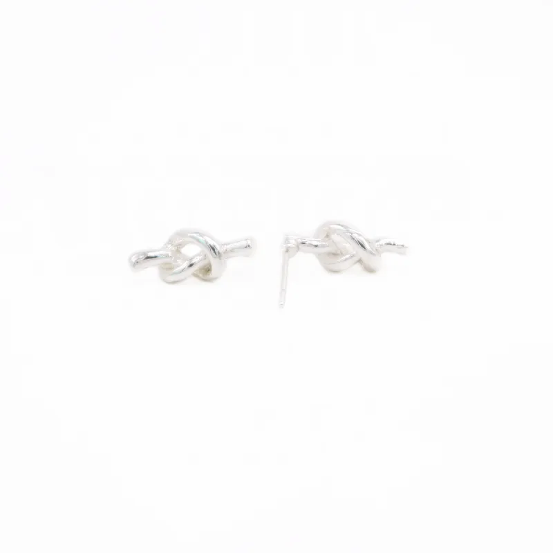 Fashion petit nouée Boucle d'oreille mignon Style Environmental Protection matériel Gold Silver Rose trois couleurs facultatives pour les femmes258u