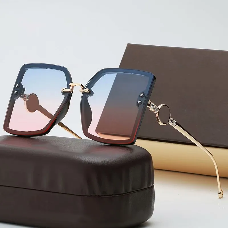 2023 Модные солнцезащитные очки для бабочек для женщин УФ -защита винтажные металлические дизайнерские солнцезащитные очки Рождественские украшения мотоцик