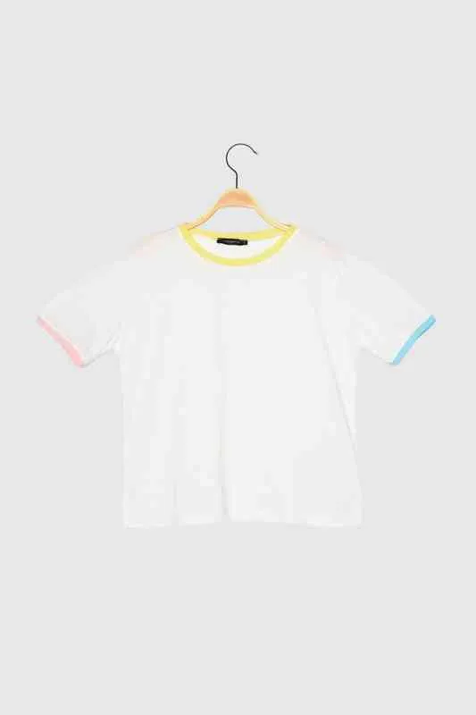 Trendyol Color Piping Basic Strick-T-Shirt TWOSS21TS0840 G220228