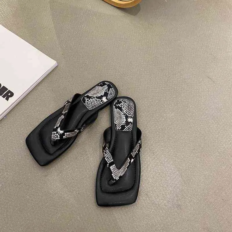 2022 Ny Ankomst Kvinnor Flip Flop Sommar Slippers Mode Leopard Flat Heels Thongs Slides Ladies Casual Footwear Sandaler Y220221