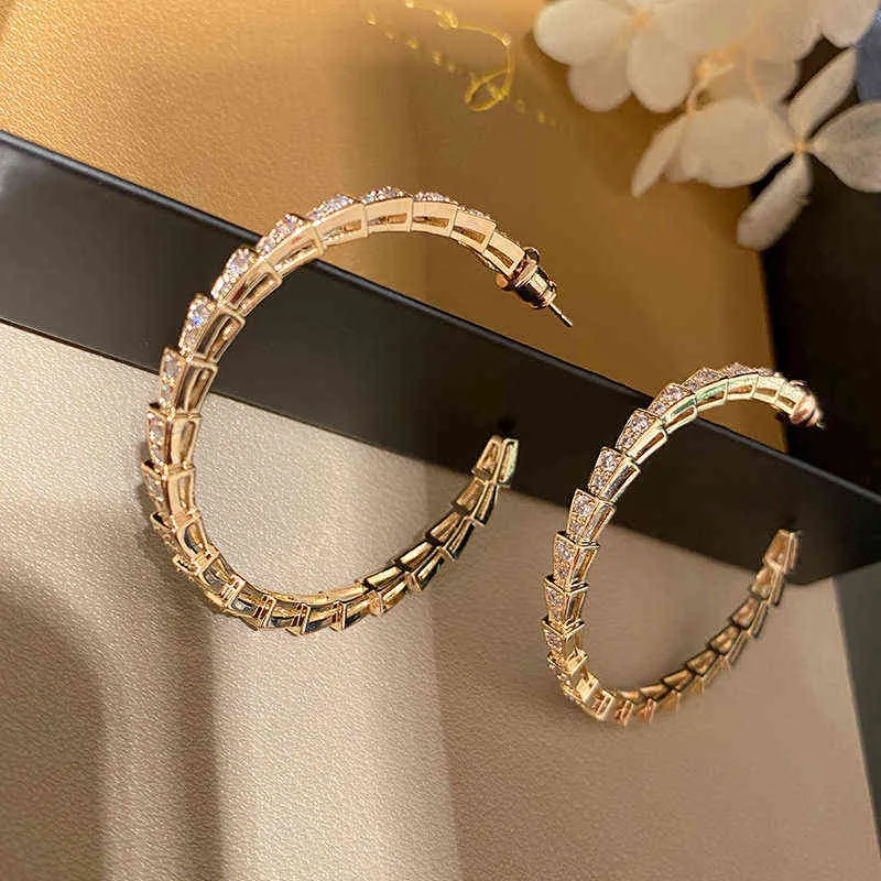 Earrings Luxury Famous Brand Fashion Round Earrings Vintage Jewelry for Woman Party Gift 220108