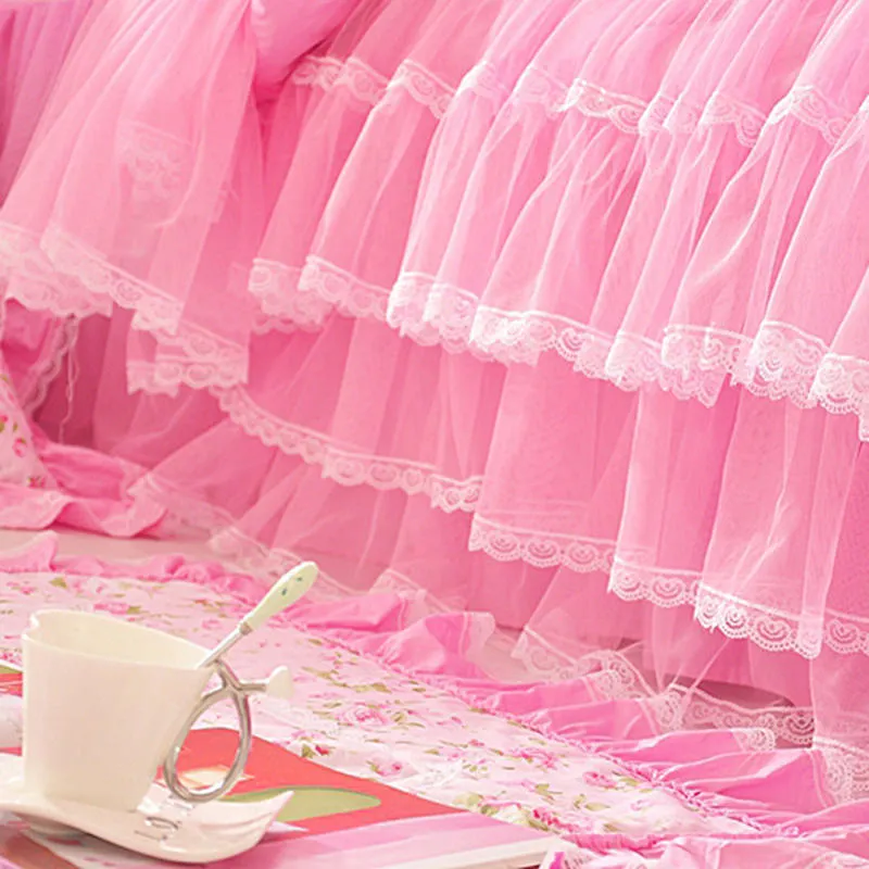 韓国スタイルのピンクのレースベッドスプレッドベッドディングセットキングクイーンプリンセス羽毛布団カバーベッドスカートベッドクロスコットンホームテキスタイル201114215y