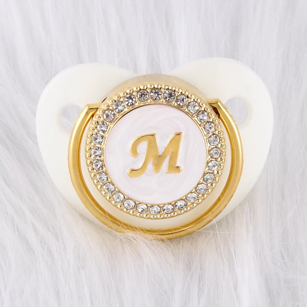 012 mois Luxury White Diamond Baby Pacificier Alimentation Grade 26 Lettres Silicone Orthodontic Minmy Crystal Crystal Sleeping Soother5085022