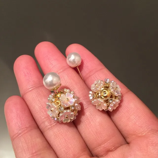Orecchini a bottone eleganti con perle di diamanti, graziosi fiori di conchiglia di design di lusso unici e alla moda donne e ragazze a doppia faccia292d