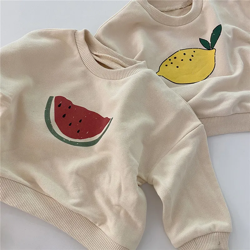 MILANCEL 2020 Baby-Kleidungsset mit Fruchtdruck, Sweatshirts, Oberteilen, soliden Pumphosen und Mütze, 3 Stück, Kleinkind-Mädchen-Kleidung LJ201223