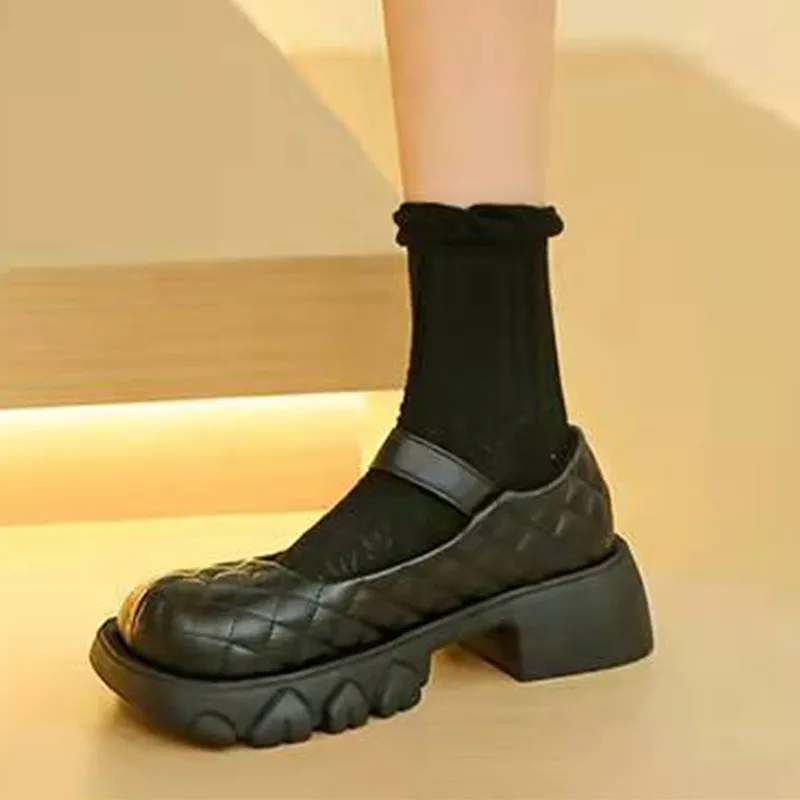 2022 새로운 여성의 정품 가죽 신발 빈티지 영국 스타일 모든 일치 패션 멋진 두꺼운 밑창 신발