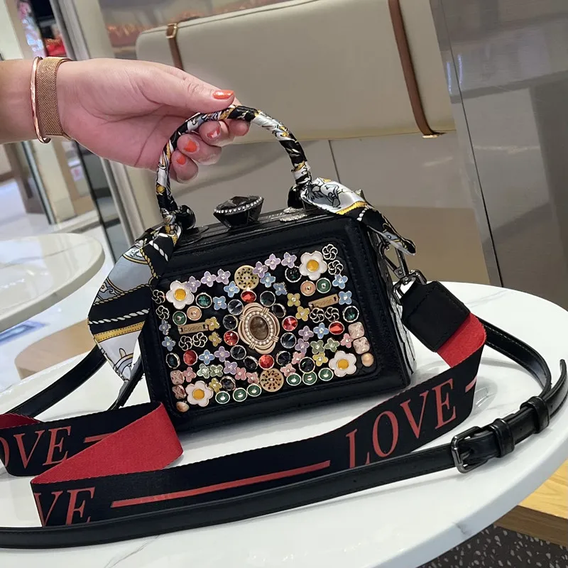 Liten Box Bag Women's 2022 New Fashion Handbag Feminine Joker Heavy Diamond Small Box Bag279p