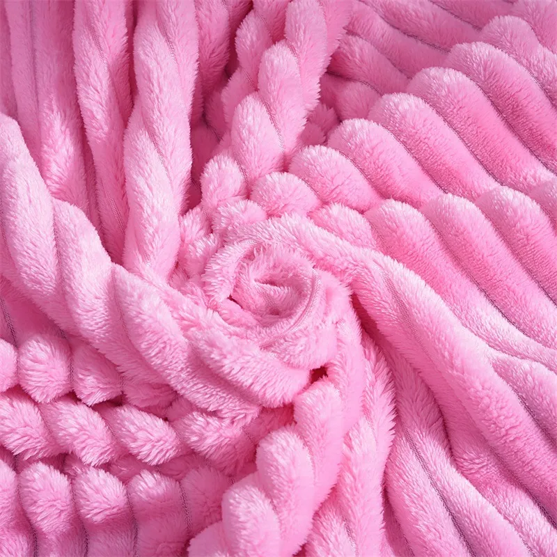 Nueva manta suave y cálida de lana de coral para cama Hoja de invierno Sofá Manta Blanco Portátil Coche Viaje Manta Dropshipping 210316