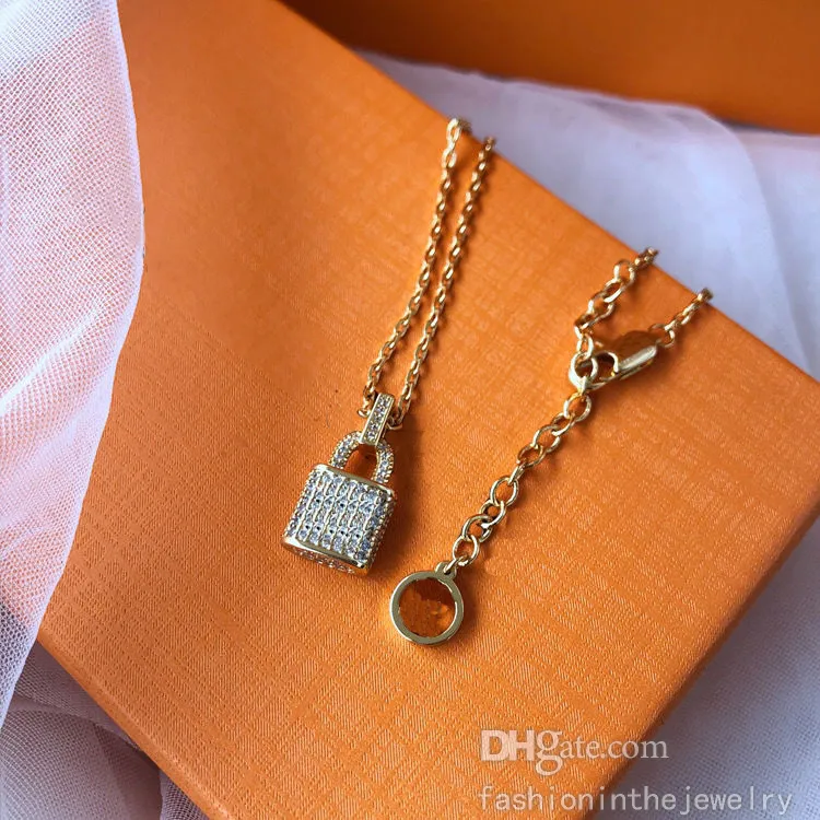 Naszyjnik Projektant biżuterii luksusowe wisiorki modowe prezent Rose Gold Platinum Bear Bag Zamek Diamentowe wisiorki dla kobiet długie C202E