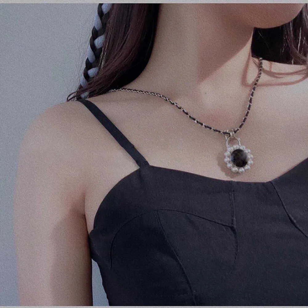 Collier de noël en cuir noir avec perles pour femmes, chaîne dorée, mode de luxe populaire en ligne, dame élégante, tempérament de fête, Anime8621336