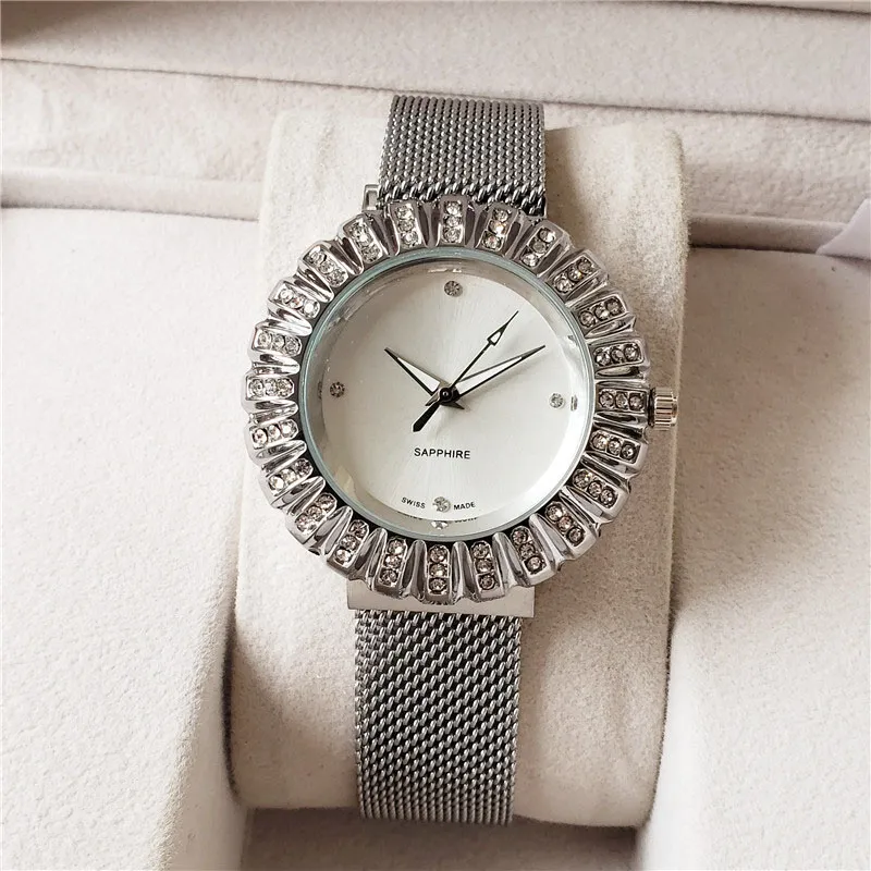 Модные брендовые часы для женщин и девочек, стиль кристаллов, магнитный металлический стальной ремешок, кварцевые наручные часы CHA242655