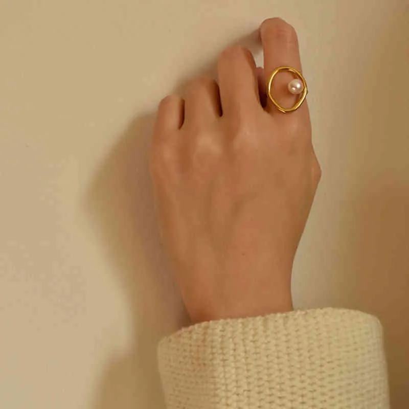 Vintage Women Korean Gold Pearl Charme Finger Unregelmäßiger Ring Offen einstellbarer eleganter Hochzeitstag Geschenk2517298