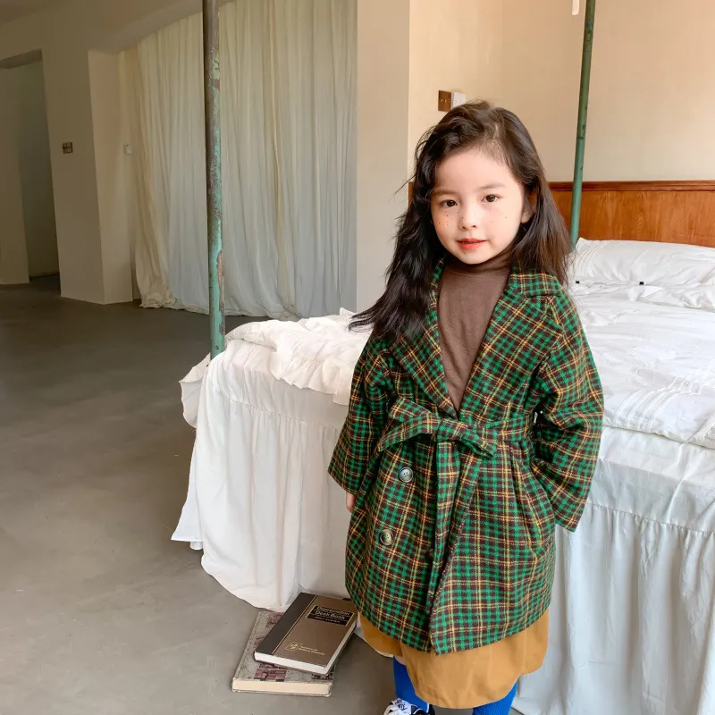 Herbst und Winter Neue Ankunft Koreanischen Stil Baumwolle Verdickt Zweireiher Plaid Tweed Langen Mantel mit Gürtel für Mode Mädchen LJ201125