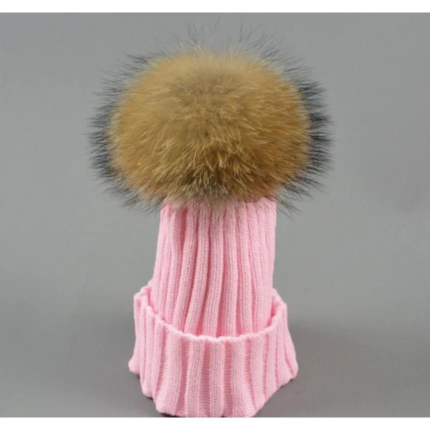 Gorros de costilla de punto para mujer de diseñador con bola de pelo de perro de mapache real Niños Fancy Plain Fur Pom Sombreros de invierno para mujer K wmtuAT lucky2379