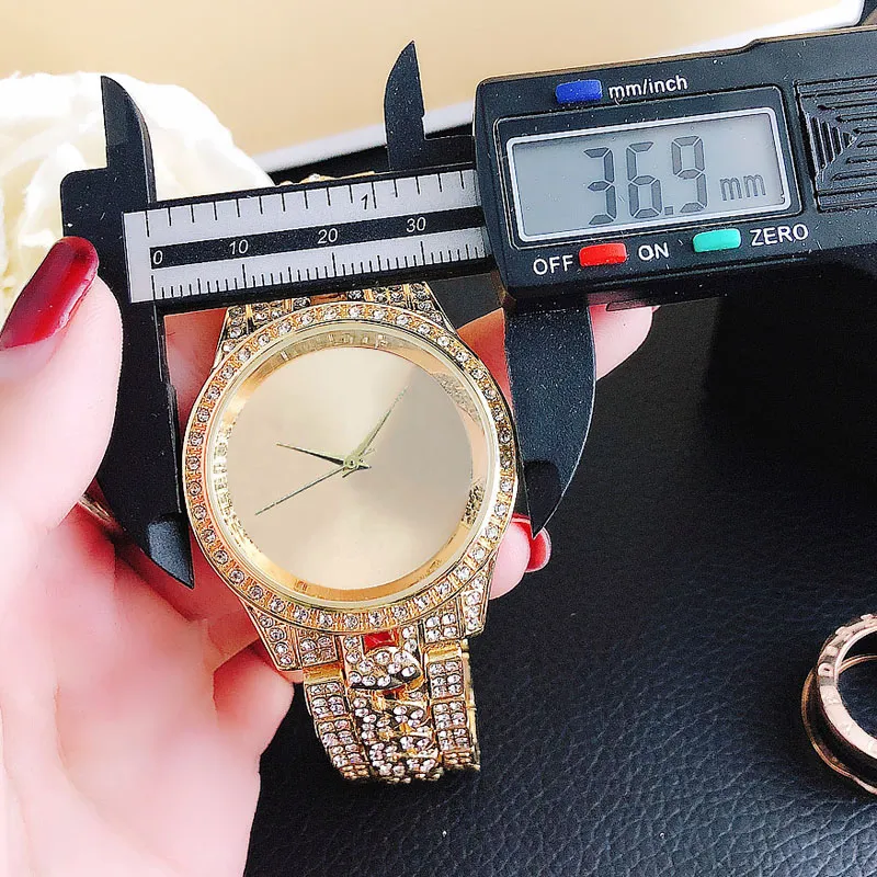 Marca relógio feminino menina grandes letras cristal metal banda de aço quartzo relógios de pulso m103296y