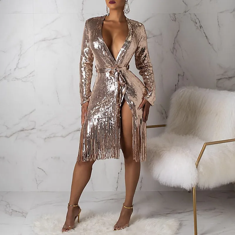 BE HYGGE Sexy Glitter Silver Tassel Dress Femmes Deep V-Neck Lace Up Robe à manches longues Femme Shiny Slit Party Club Robes 201028