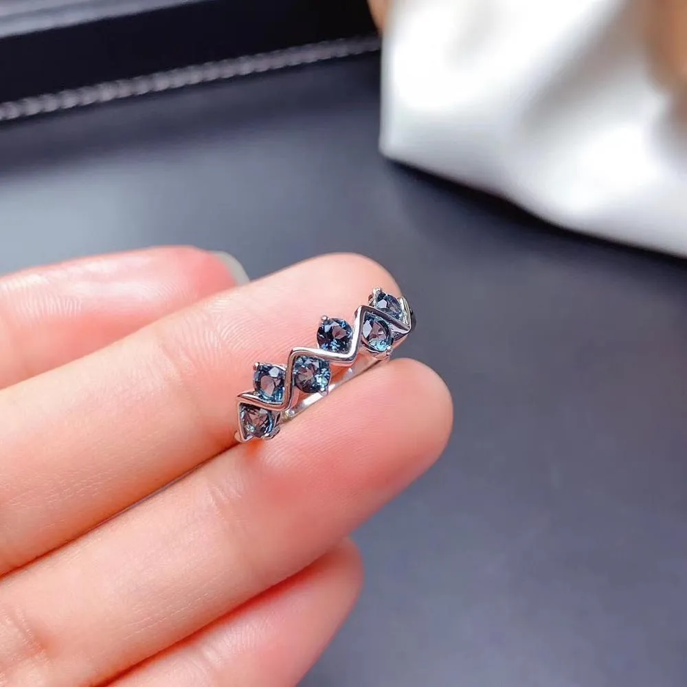 Anillo de estilo de estilo weainy sincero Natural London Blue Ring S925 Sterling Silver Simple Popular Blue Gemstone Jewelry Lady Ring Y113037517
