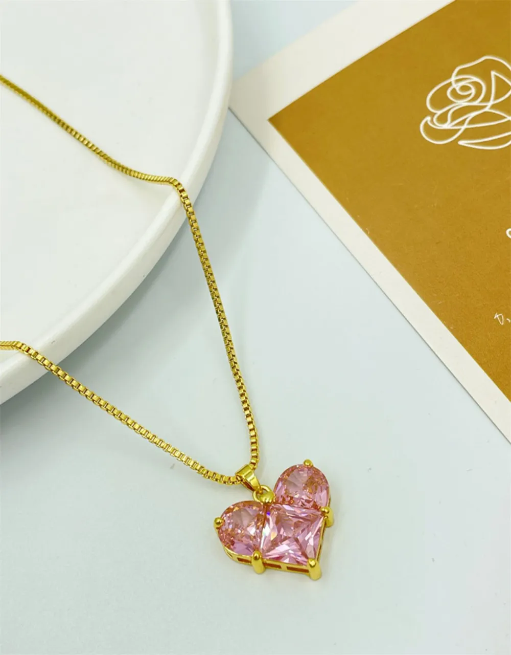 Новинка 2022 года, ожерелье с розовым бриллиантом и цирконием, женское простое модное дизайнерское трендовое ювелирное изделие, цепочка на ключицу224r