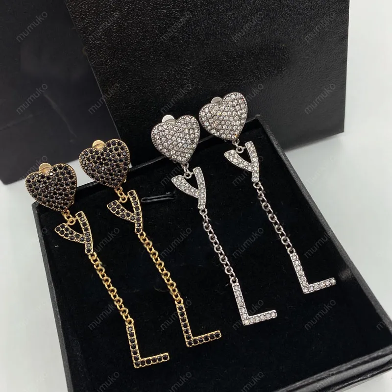 2022 Silverörhängen Designer Ear Cuffs Fashion Hoop Gold Earring For Women Jewelry Luxurys Dimond Letters Pendant L Studs Bracele267d