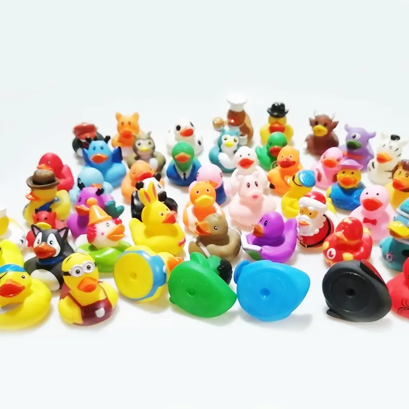 Aléatoire Mini coloré en caoutchouc flotteur grinçant son bain jouet bébé piscine d'eau jouets drôles pour filles garçons cadeaux LJ2010192297194