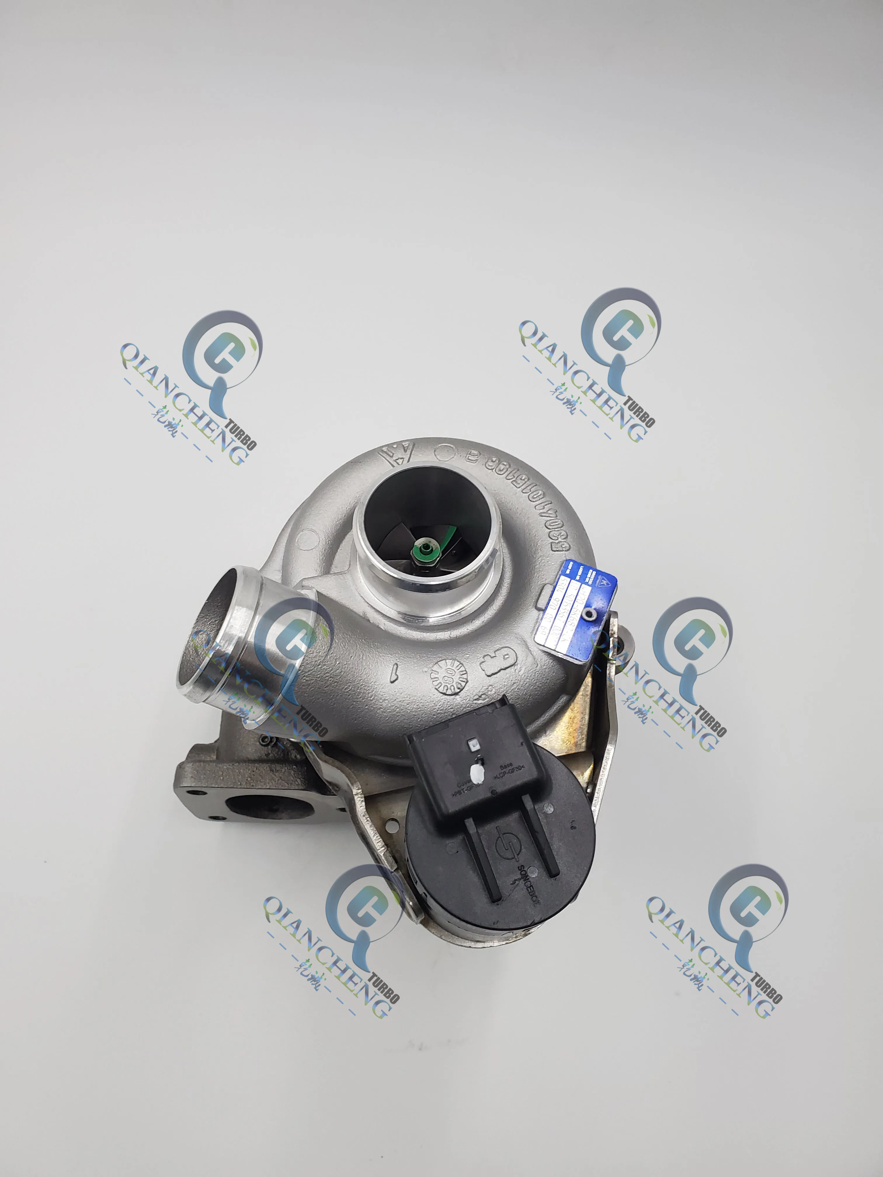 Turbocompressore 2.7T TDV6 LR003356 LR004286 LR010188 LR005846 LR021042 LR021637 53049700115 5304988011 Land Rover Discovery 3