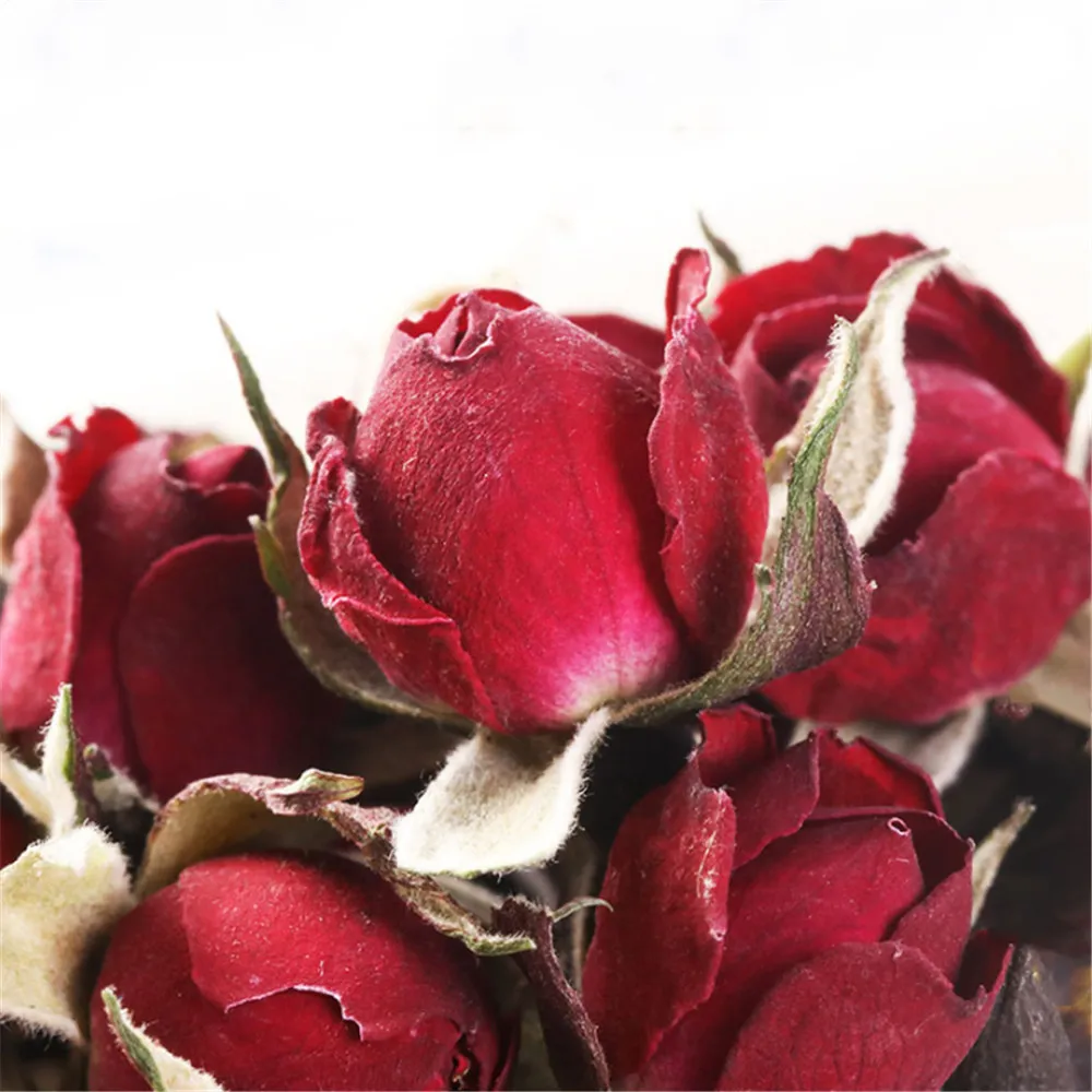 Natürliche getrocknete rote Rosenknospen Blume Mini Rosenknospe DIY Hochzeit Dekorative Hochzeit Konfetti Handwerk Duftend für Bad Aromatherapie 201222