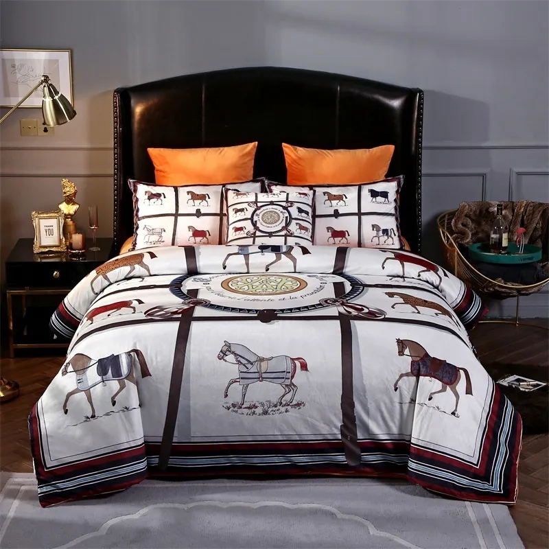 Luxe européen cheval de guerre impression hiver épais polaire tissu cour literie ensemble flanelle velours housse de couette drap de lit taies d'oreiller 201021