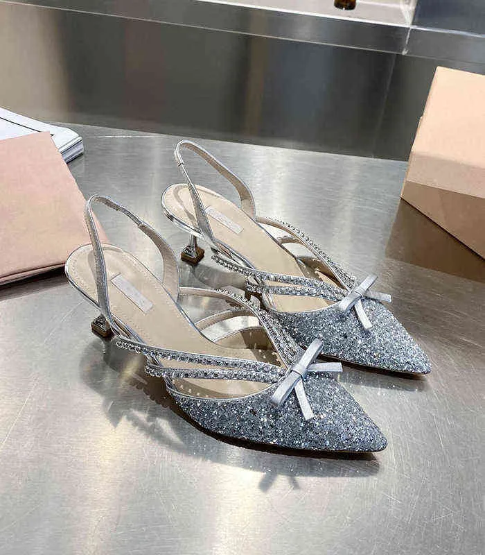 2022 Early printemps Sequin Bow Women's Femme Talons hauts Chaussures cristallines Sandales en diamant pointu