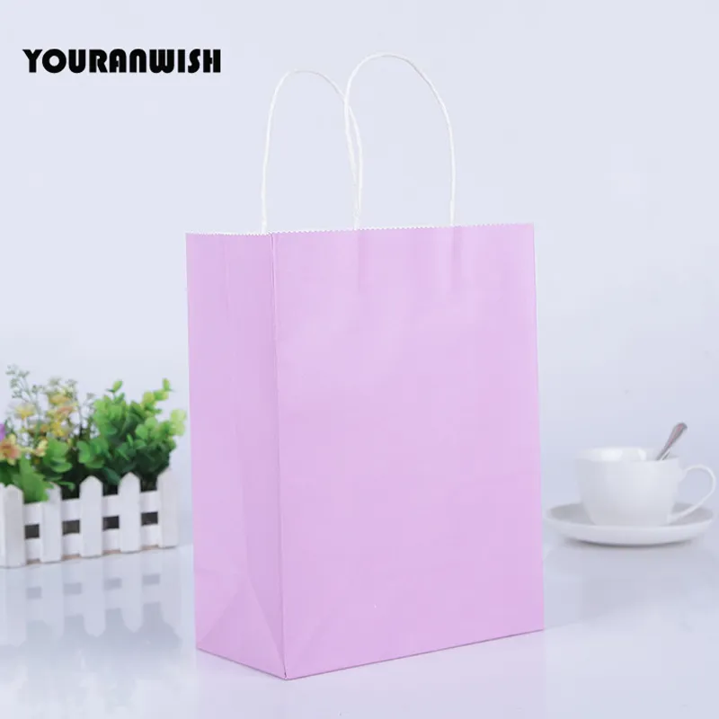 / blanc rose violet ciel bleu café papier kraft sac cadeau avec poignée de mariage fête d'anniversaire cadeau paquet sacs Y1121167V