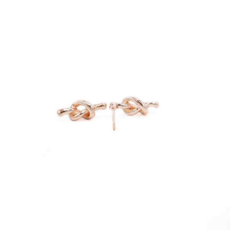 Fashion petit nouée Boucle d'oreille mignon Style Environmental Protection matériel Gold Silver Rose trois couleurs facultatives pour les femmes258u