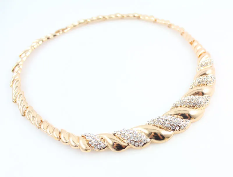 새로운 아프리카 보석 세트 금색 트렌디 한 목걸이 귀걸이 팔찌 금색 컬러 보석 세트 웨딩 액세서리 201222