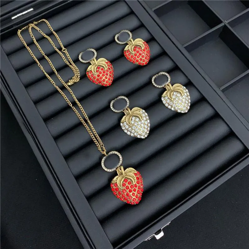 Retro Strawberry Diamond Earrings Designer Letters Printed Jewelry Sets Brand Rhinestone Necklace Studs Women Designer Pendants2220