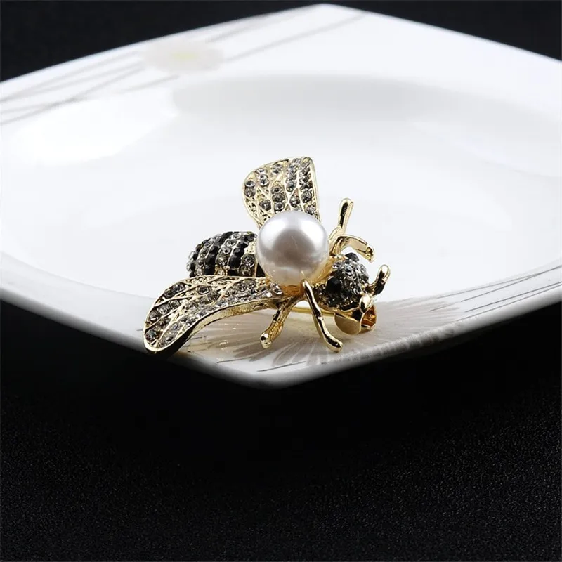 Clear Crystal Pearl Bee Brooches for Women Unisex Insect Brooch Pins Cute Small Badges Fashion Dress Coat Accessories Jewelry