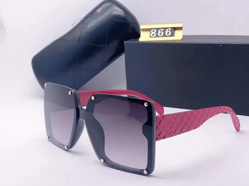 2022 Luxur Top Classic Classic Square Sungasses Designer Brand Fashion Mens Womens Sun Glasses Lenses en verre métallique 866257X