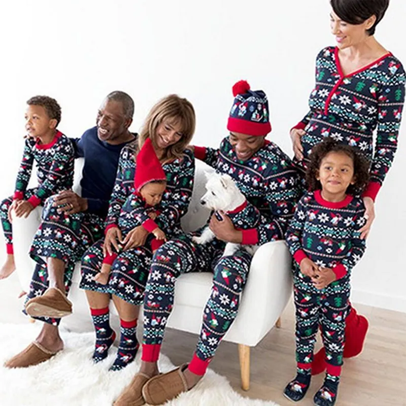 Familj Jul 2020 Pyjamas Set Mother Daughter Son Sleepwear Matchande kläder Kids Xmas Pyjamas Nightwear Tops Pants4156927