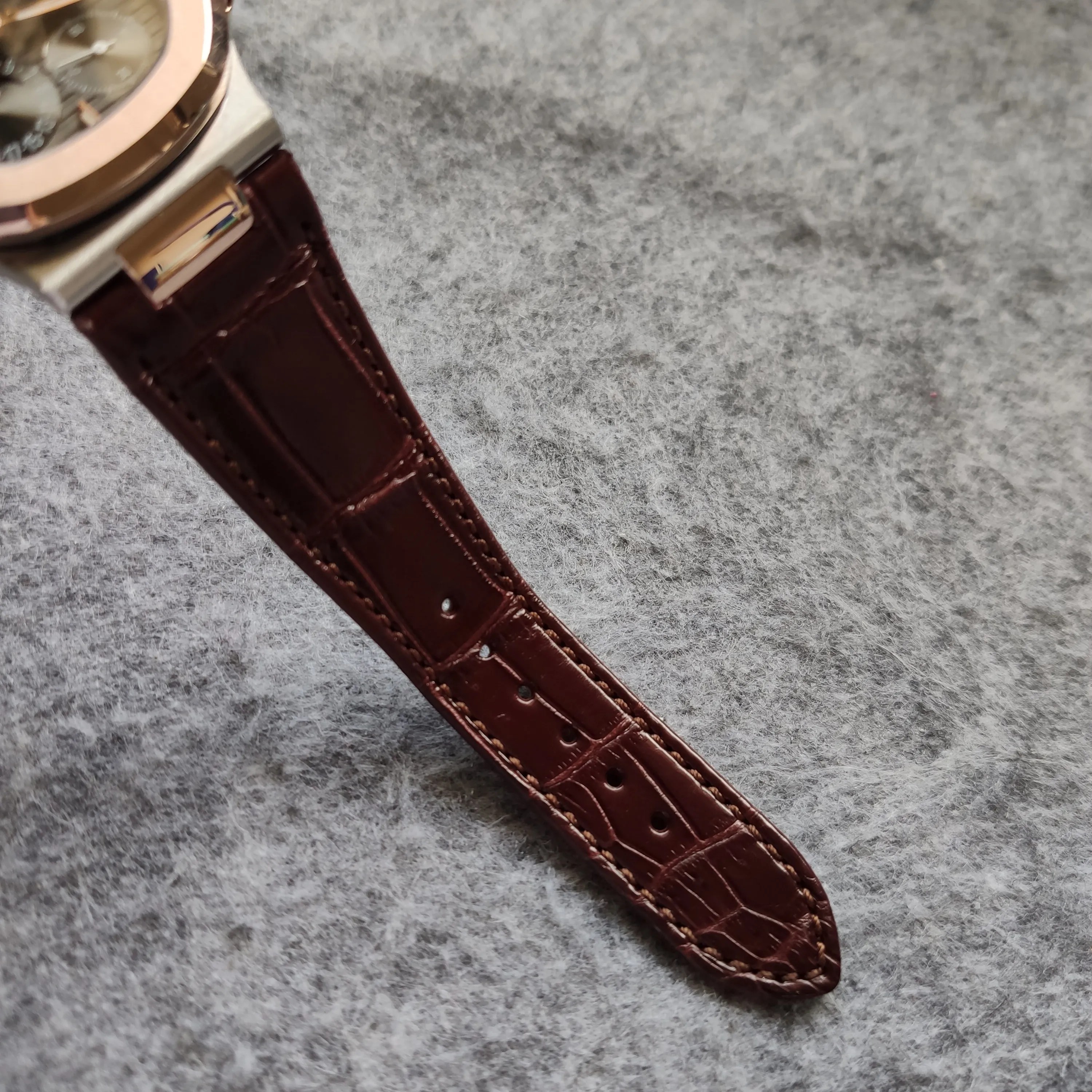 40 mmx10 5 mm Sapphire Crystal Men Watch Mens Wristwatch Automatic PF Quality 5712 SS Bracelet étanche.
