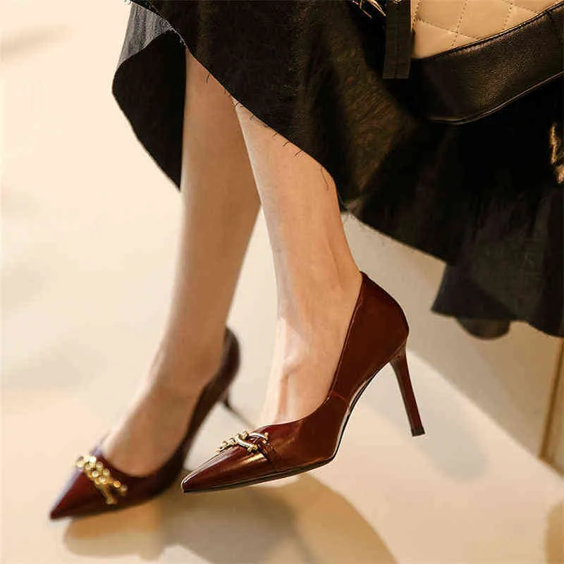 Kvinnors läderstilettos mode skor med kedjor Festival vår och höst röd vin färg 2 9